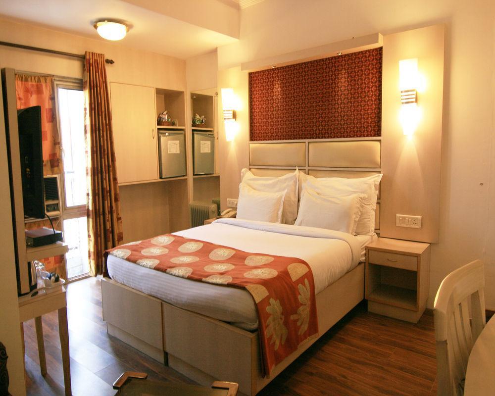 Hotel Sri Nanak Continental Neu-Delhi Exterior foto